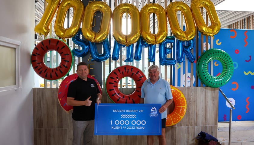 Milionowy gość odwiedził Aquapark i odebrał nagrodę 