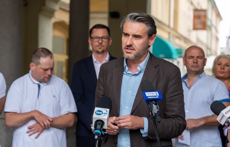 Bartłomiej Ciążyński, wiceprezydent Wrocławia podczas konferencji prasowej