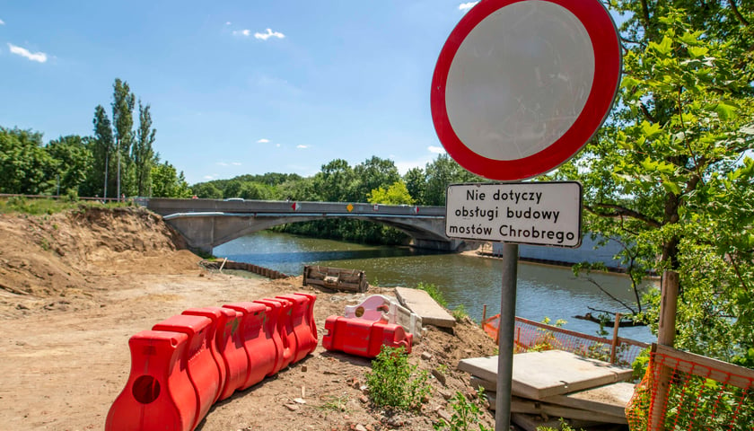 W związku z budową mostów Chrobrego kierowcy jadący z kierunku Kowal w stronę Sępolna będą musieli skorzystać z objazdu. Zdjęcie ilustracyjne. 