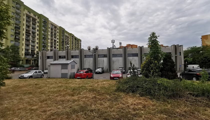 Centrum Basenowo-Sportowe przy ul. Rogowskiej 52 a na Nowym Dworze we Wrocławiu