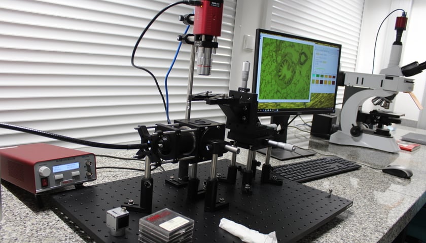 <p><span style="color: #222222; font-family: verdana, sans-serif; font-size: small;">Laboratorium technik pomiarowych optyki biomedycznej</span></p>