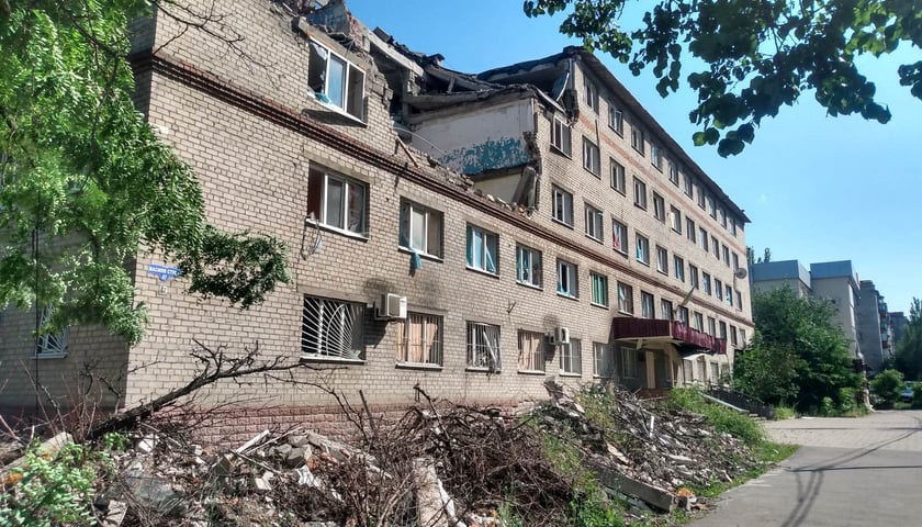 Zniszczona szkoła w centrum Kramatorska.