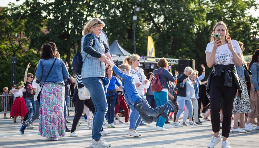 Potańcówka na placu Wolności