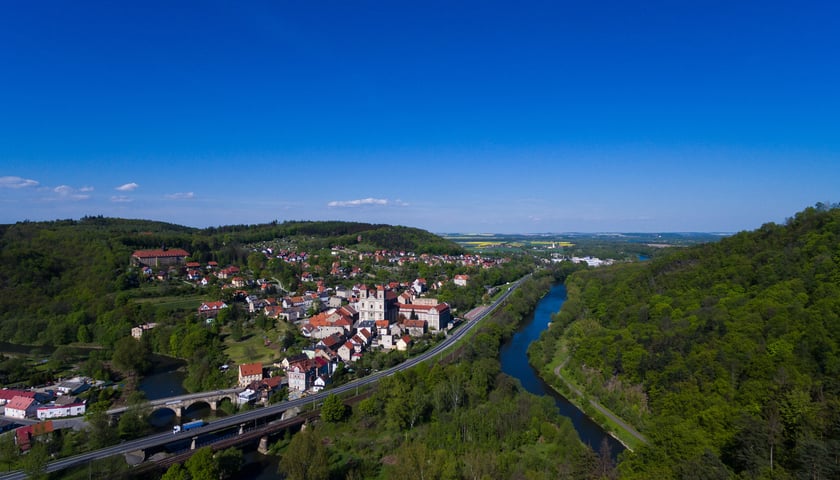 Na zdjęciu miasto Bardo - panorama 