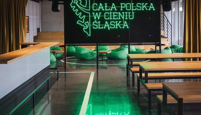 Wnętrza Sports Baru na Tarczyński Arena