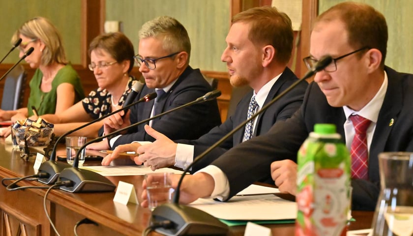 Premier Saksonii Michael Kretschmer zainteresowany był m.in. doświadczeniami Wrocławia z organizacji Europejskiej Stolicy Kultury. Za dwa lata miano to będzie nosić Chemnitz.   