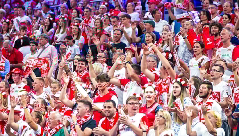 <p>Polscy kibice podczas meczu z Japonią</p>