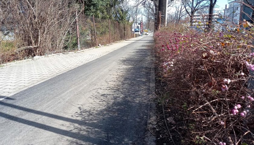 nowa nawierzchnia ścieżki rowerowej