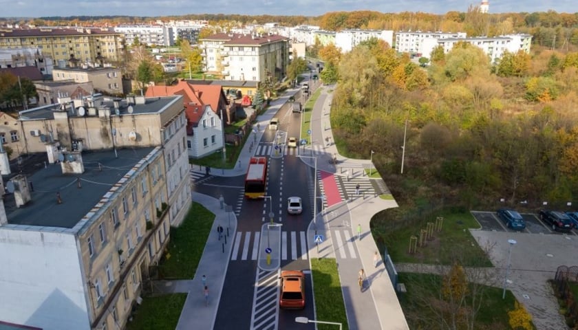 Wizualizacja przedstawia, jak po remoncie będzie wyglądać skrzyżowanie ul. Dolnobrzeskiej z ul. Brzezińską. 