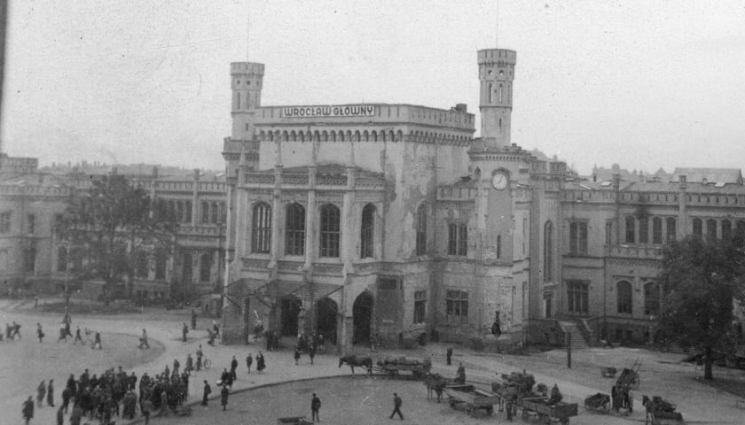 Dworzec Główny we Wrocławiu, 1945 - 1947