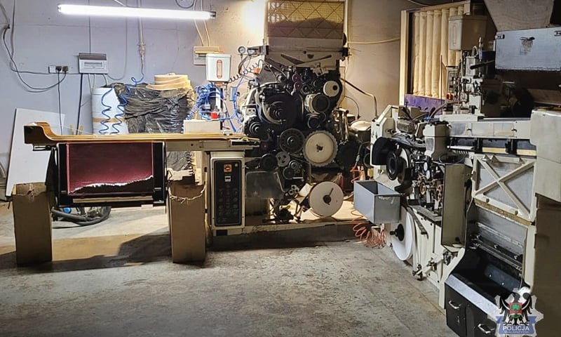 Nielegalna fabryka zamknięta przez policję w Piaskowej Górze k. Wałbrzycha 