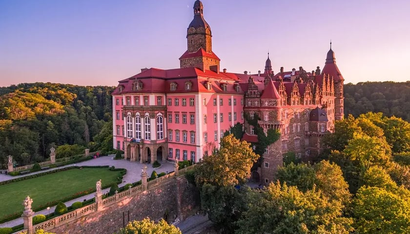 <p>III Letni Festiwal Tajemnic. Na zdjęciu widać Zamek Książ</p>