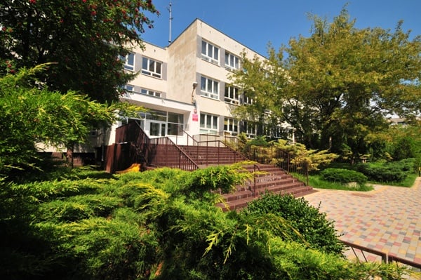Przebudowa i remont budynku Szkoły Podstawowej nr 37 przy ul. Sarbinowskiej 10