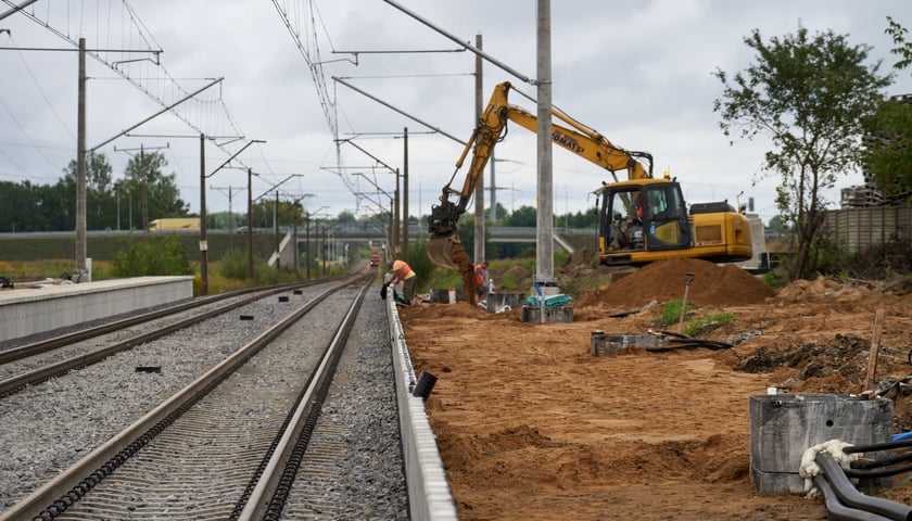 Na zdjęciu budowa przystanku kolejowego w Mirkowie