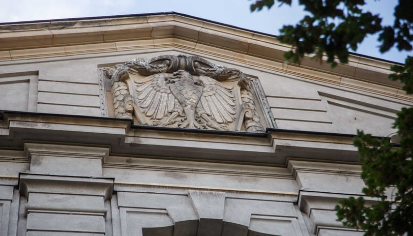 Gmach siedziby Dyrekcji Okręgu Telekomunikacji i Poczty Polskiej przy ul. Powstańców Śląskich 134-138. Budynek był wystawiony przez Orange na sprzedaż za blisko 40 mln zł.