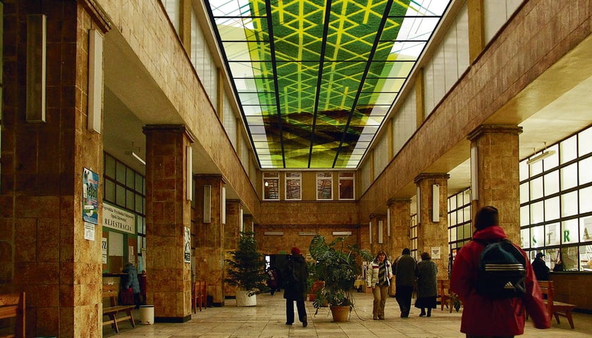 Projekt przeszklenia witrażowego w Wojewódzkiej Przychodni Specjalistycznej przy ul. Dobrzyńskiej
