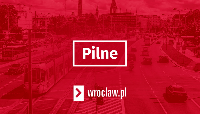 Tablica informacyjna z napisem Pilne