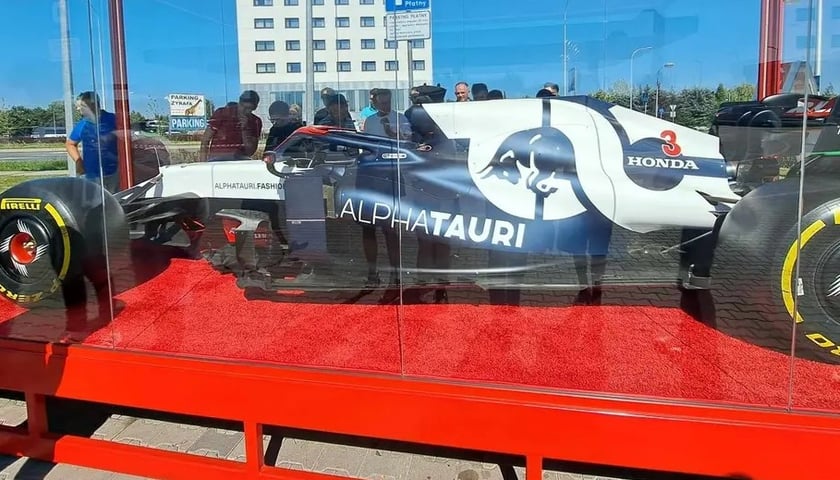 Bolid AlphaTauri jwe Wrocławiu