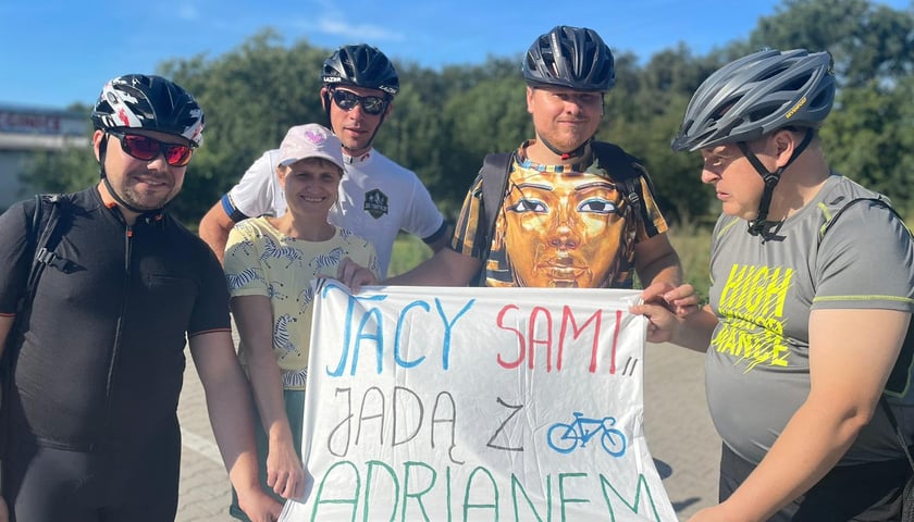 Podopieczni fundacji i Adrian Kostera na trasie wyzwania 365 Triathlon
