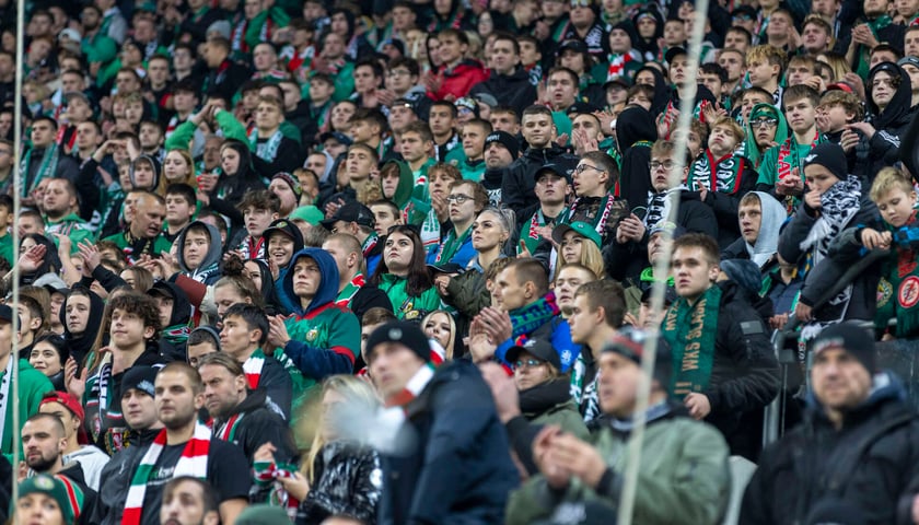 Kibice na Tarczyński Arena. Zdjęcie ilustracyjne. 