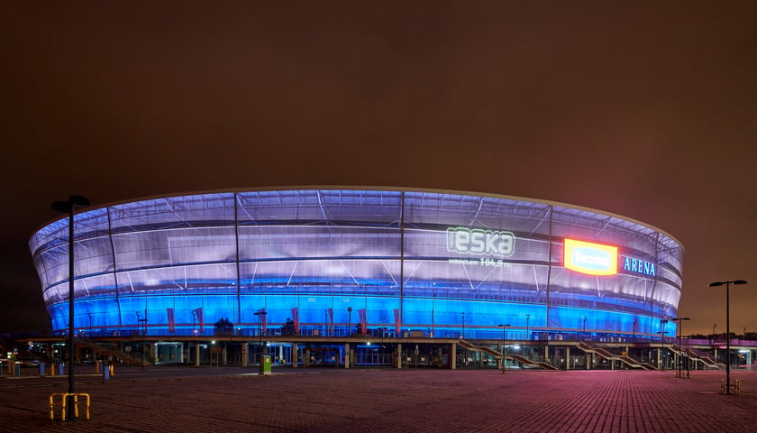 Stadion Tarczyński Arena został podświetlony w barwy Izraela w poniedziałkowy wieczór