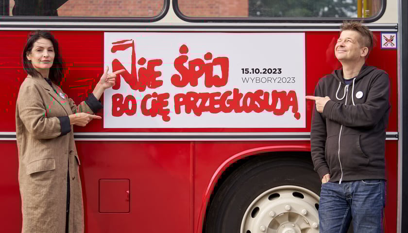 Prof. Karolina Jaklewicz z Politechniki Wrocławskiej i Maciek Kurowicki z zespołu Hurt zachęcają do głosowania
