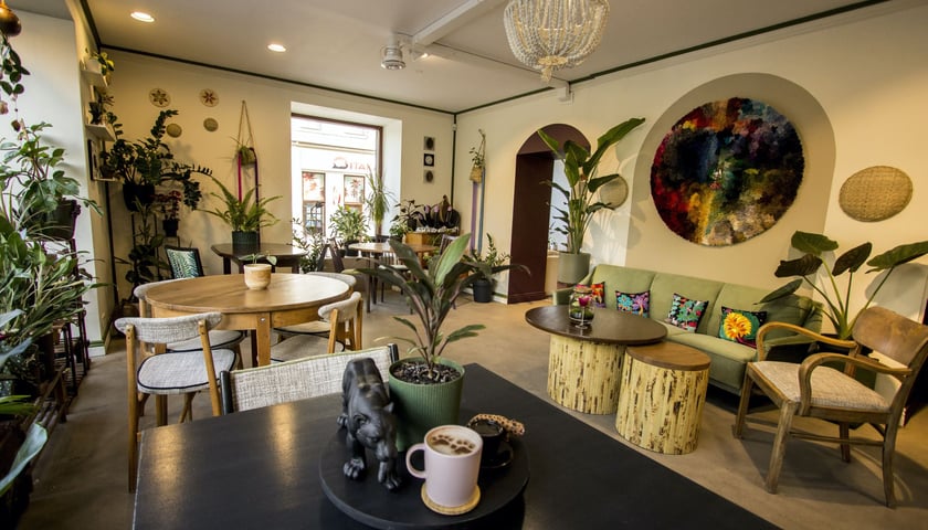 Wnętrze kawiarni Pantera otwartej przy ulicy Stawowej