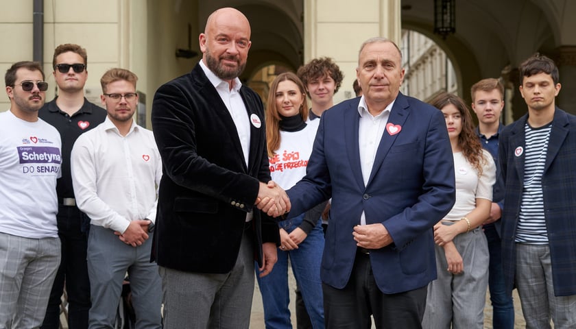 Na zdjeciu prezydent Wrocławia Jacek Sutryk i poseł Grzegorz Schetyna