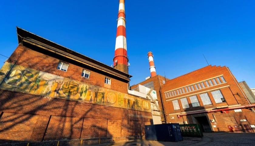 Historyczna elektrociepłownia w Siechnicach będzie pracować do przyszłego roku. Obiekt ma jednak zostać zachowany, choć nie postanowiono na razie, jaką funkcję będzie pełnił. 