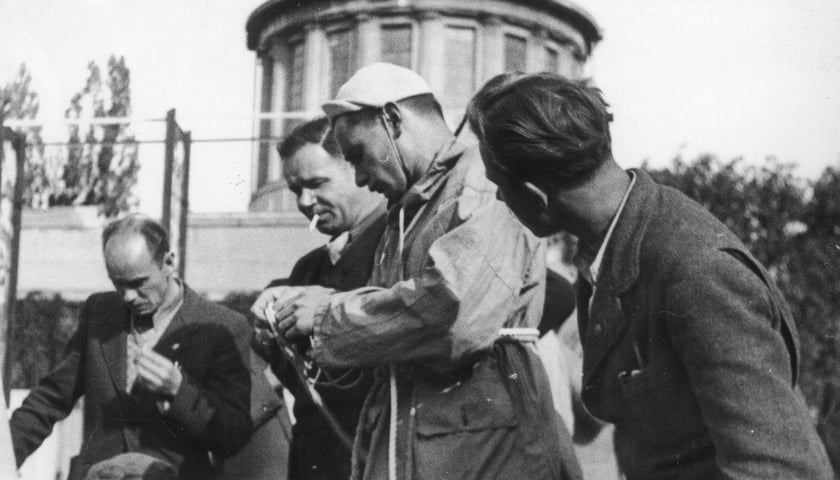 Rok 1948, Wojciech Niedziałek i Zbigniew Jaworowski zdobywają Iglicę.
