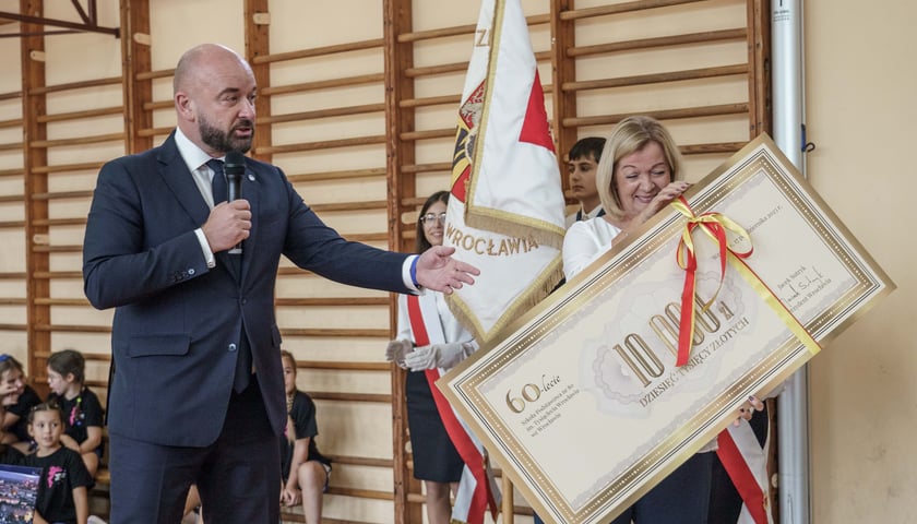 60-lecie Szkoły Podstawowej im. Tysiąclecia Wrocławia przy ul. Polnej na wrocławskim Brochowie