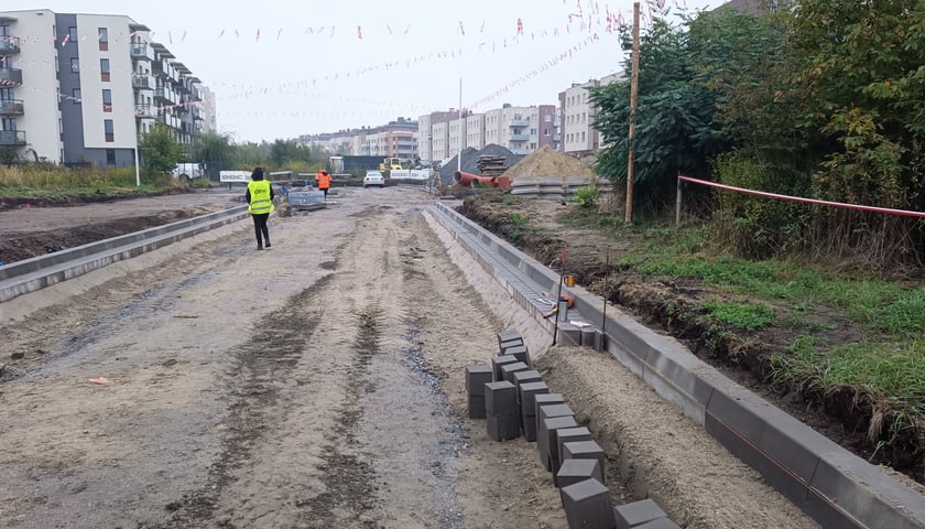 Trwające prace przy budowie łącznika drogowego na Klecinie