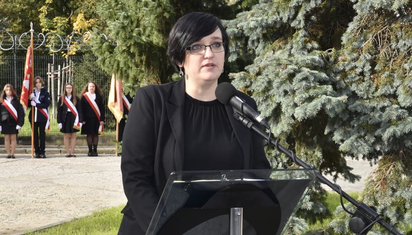 Odsłonięcie pomnika w Leśnicy upamiętniającego więźniów obozu pracy AL Breslau-Lissa, Wrocław 24 października 2023