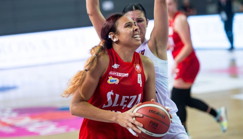 Środkowa Ślęzy Schaquilla Nunn była prawdziwą liderką w meczu z Basketem Bydgoszcz - zdobyła 25 punktów, przy stuprocentowej skuteczności rzutów z gry (za 2)
