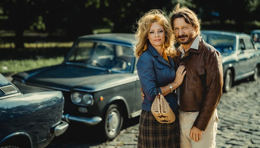 Kadr z filmu "Różyczka 2" - na zdjęciu po lewej Magdalena Boczarska, po prawej - Robert Więckiewicz