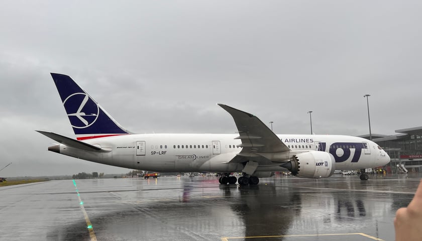Pasażerowie polecą do stolicy Korei Południowej najnowocześniejszym samolotem świata - Boeingiem 787-8 Dreamliner