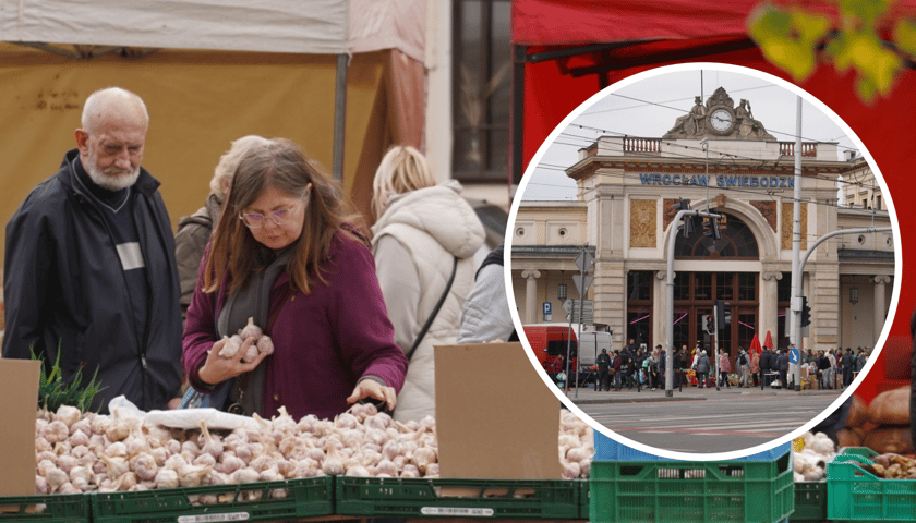 Kobieta w okularach i śliwkowej kurtce wybiera czosnek rozłożony na straganie; obok niej stoi mężczyzna z siwą brodą (zdjęcie główne). Tłum przed budynkiem Dworca Świebodzkiego (zdjęcie w kółku)  