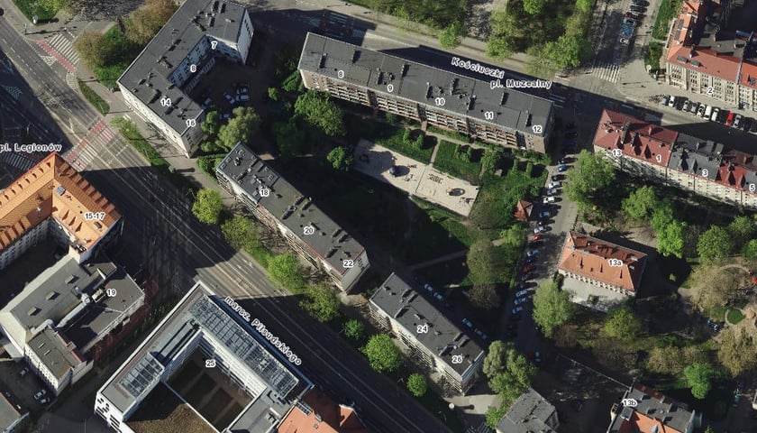 Lokalizacja podwórka pomiędzy ulicami pl. Muzealny i Piłsudskiego. Autor: Wrocław Rozmawia