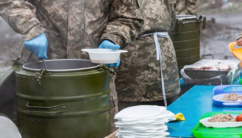Akademia Wojsk Lądowych szuka kandydatów m.in. na kucharzy. Zdjęcie ilustracyjne