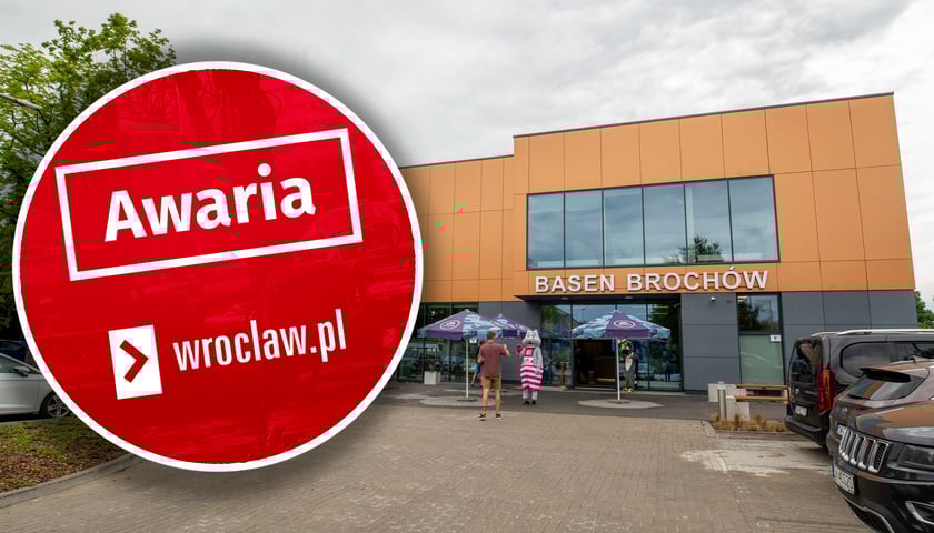 Budynek Aquaparku na Brochowie, w kółku znajduje się na czerwonym tle biały napis ,,awaria''