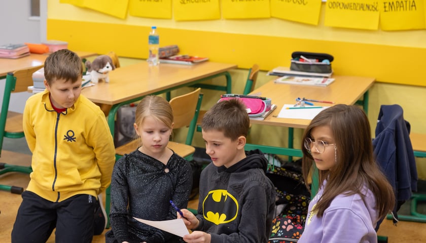 Inspirowany pedagogiką Janusza Korczaka i nieustannie udoskonalany program „Szkoły Dialogu”  jest realizowany w Szkole Podstawowej nr 63 od 2018 roku.