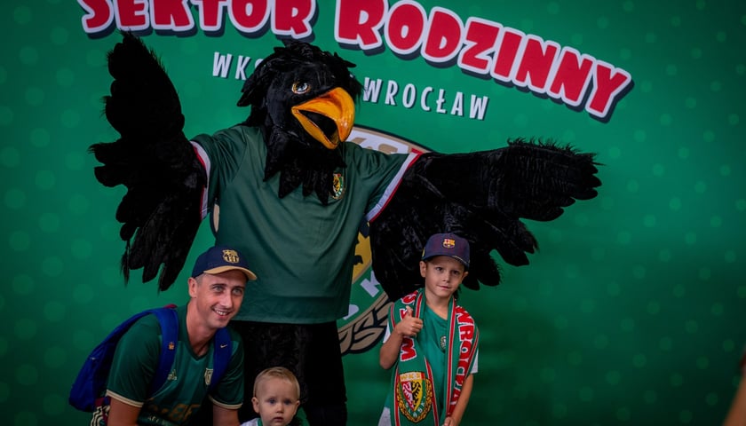 Kibice na meczach Śląska Wrocław na Tarczyński Arenie podczas rundy jesiennej sezonu 2023/2024