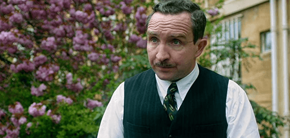 Kadr z filmu "The Best of Men". W roli głównej Eddie Marsan