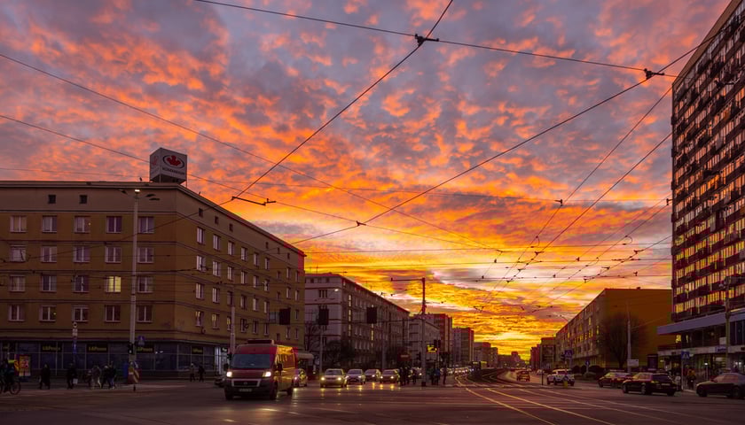 Zachód słońca nad Wrocławiem, grudzień 2023