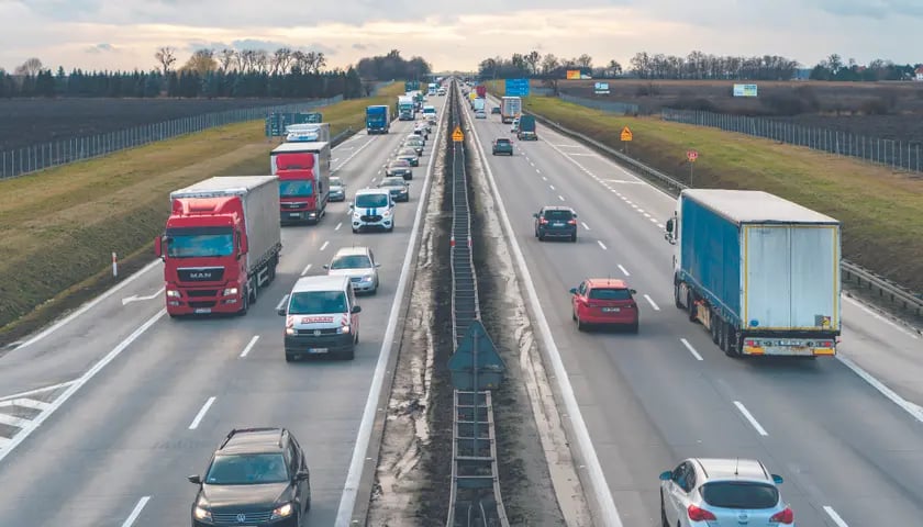 Autostrada A4, po której jadą samochody