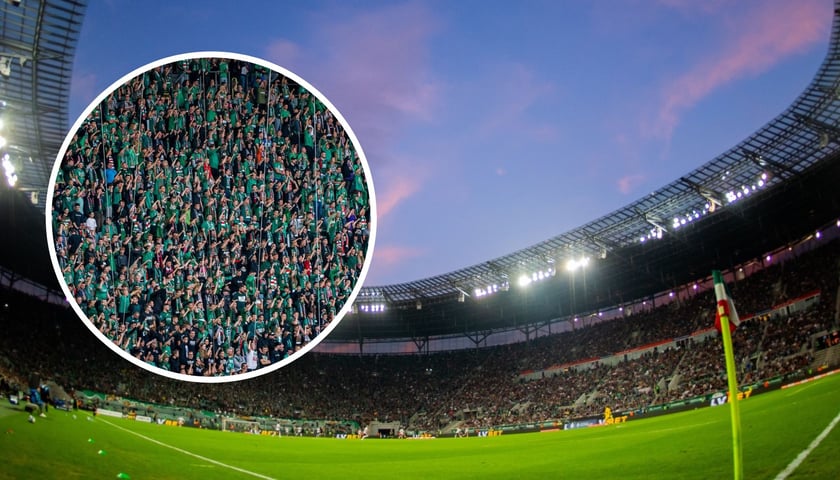 Stadion Tarczyński Arena wypełniony po brzegi podczas meczu Śląska, w kółeczku fani WKS-u