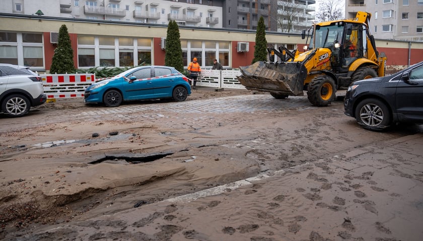 Ekipa remontowa MPWiK na ul. Inowrocławskiej