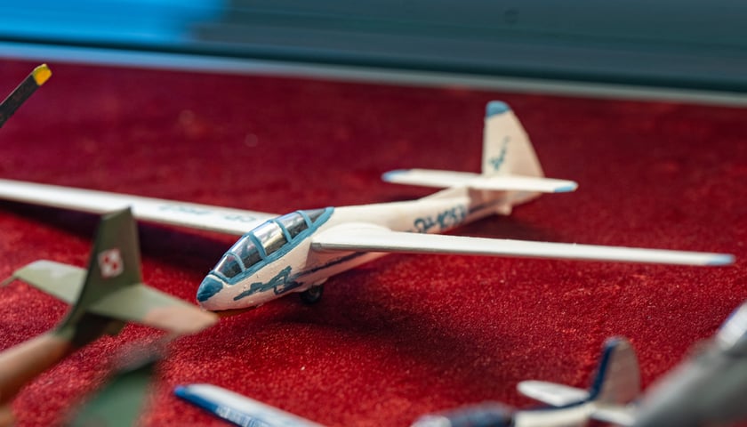 Wystawa miniatur modeli lotniczych w Centrum Historii Zajezdnia