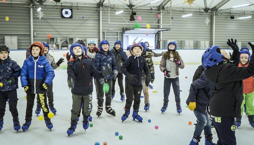 Wrocławskie dzieciaki podczas zajęć zorganizowanych przez WCT Spartan w ramach zimowych półkolonii