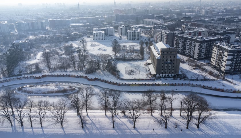 Elewator zbożowy przy ul. Rychtalskiej na Kleczkowie